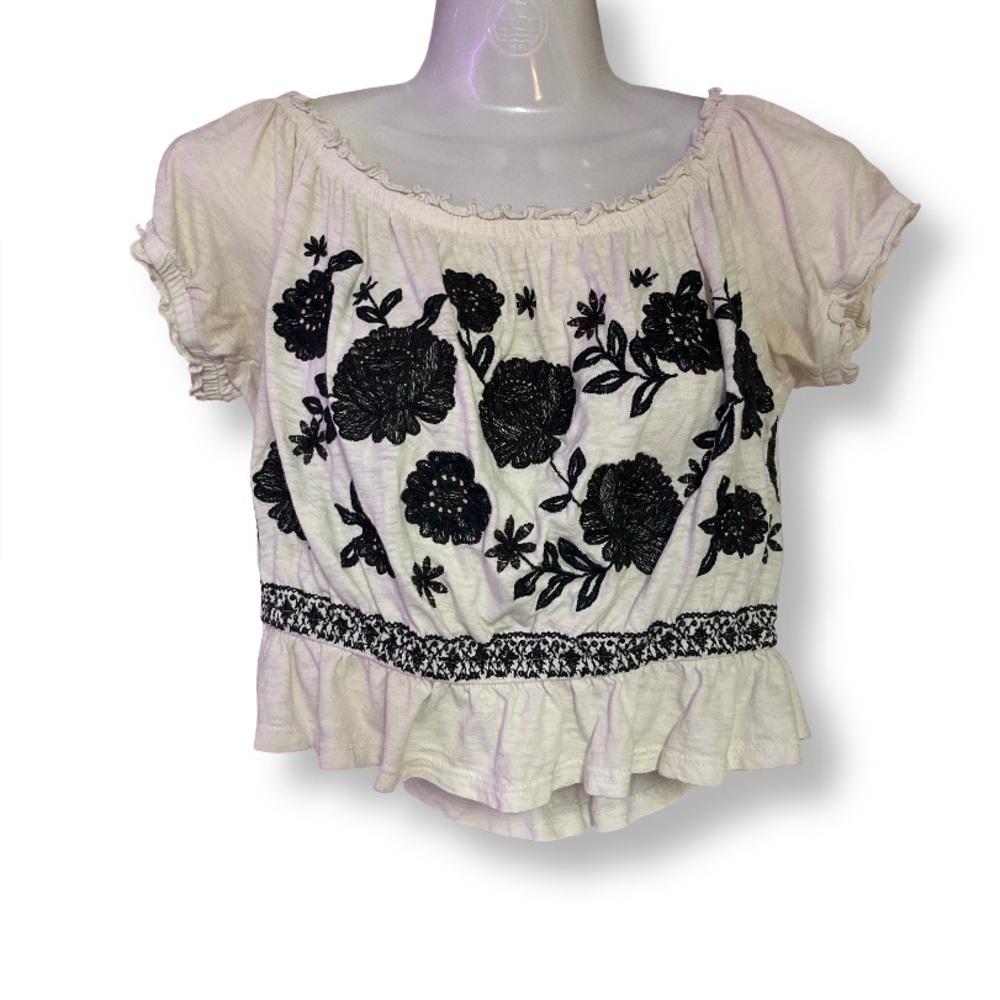 American Eagle Outfitters Cream and Black Puff Sleeve Crop Blouse